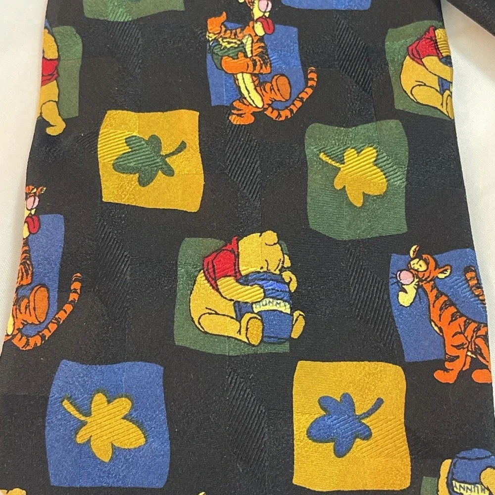 VINTAGE DISNEY Neck Tie WINNIE THE POOH & Tigger Too Black Honey,‎ Dad, Gift Fun